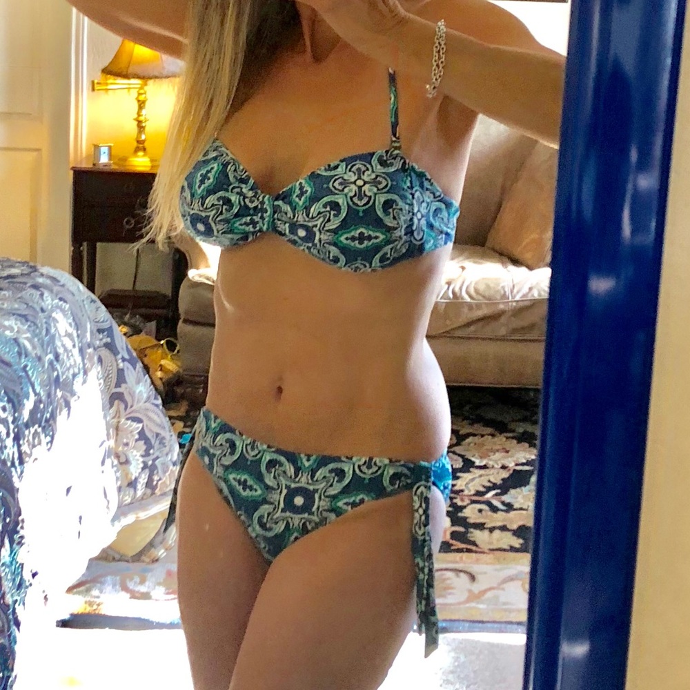 Old Navy bandeau bikini size 1 top, M bottom